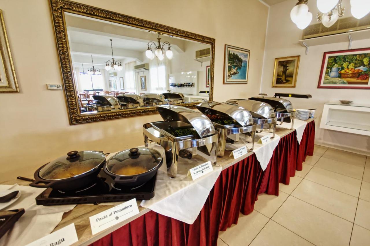 Hotel Pironi San Mauro Mare Екстер'єр фото